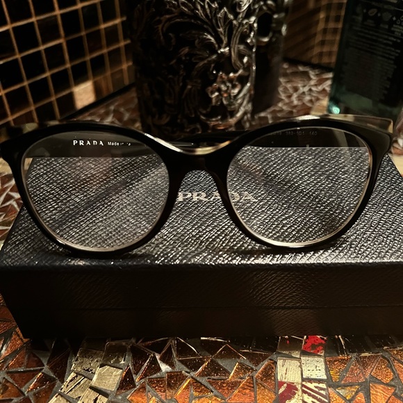 Prada reading eye glasses 👓 - Picture 2 of 11